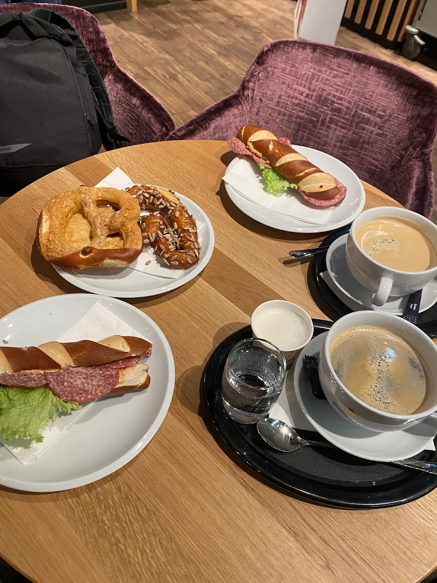 Pretzel E Caffè Americano