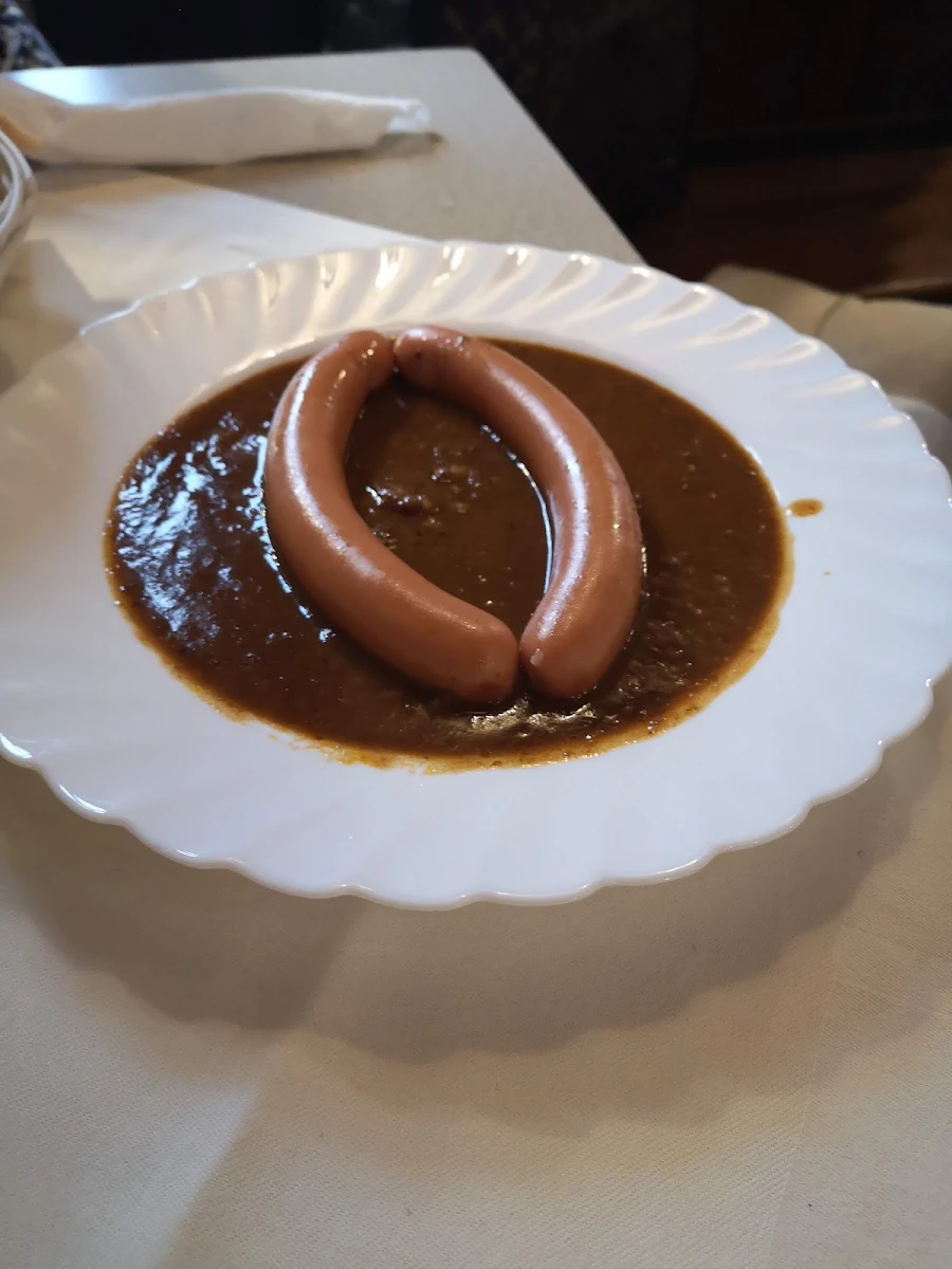 Frankfurter Würstel Mit Gulaschsaft