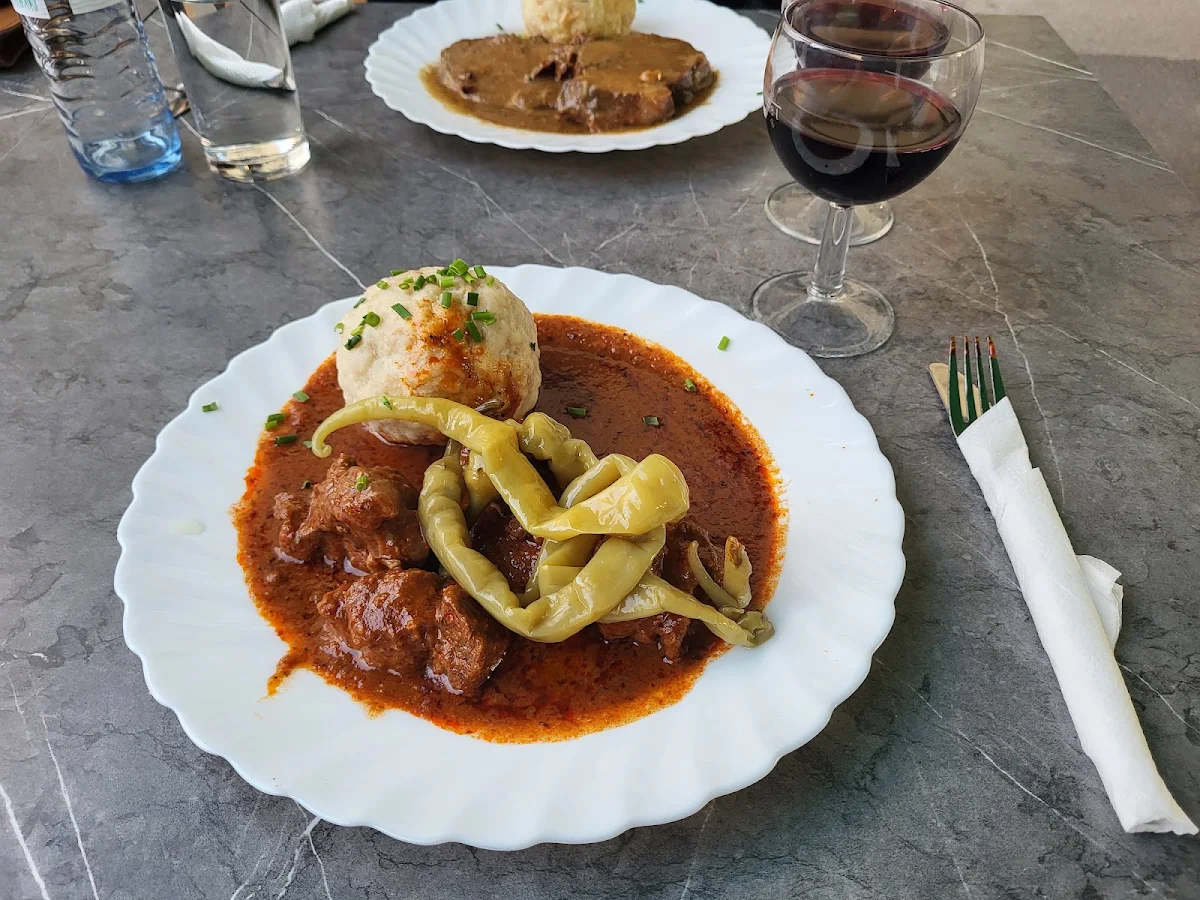 Gulasch Mit Knödel