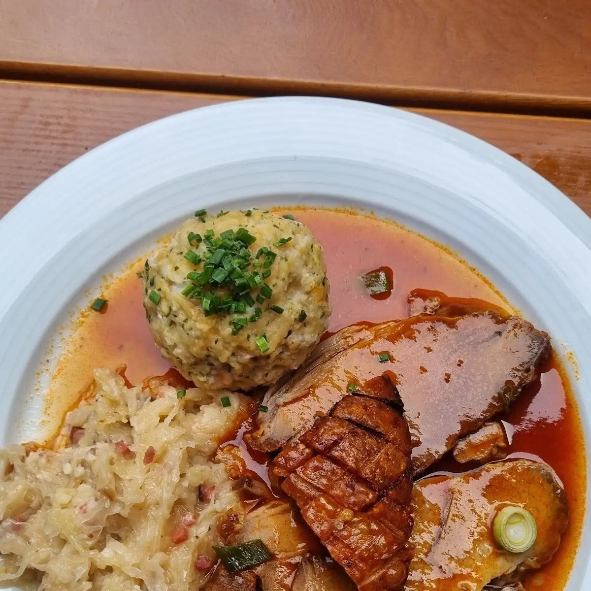 Krustenbraten Mit Sauerkraut