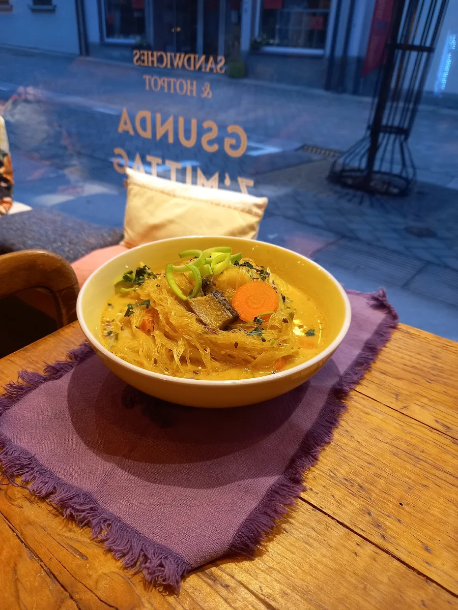 Ramen Mit Gemüse Und Reisnudeln