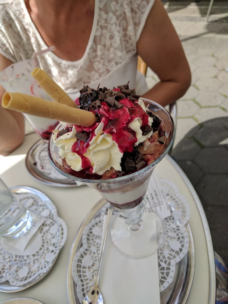 Mozartbecher Und Erdbeerbecher