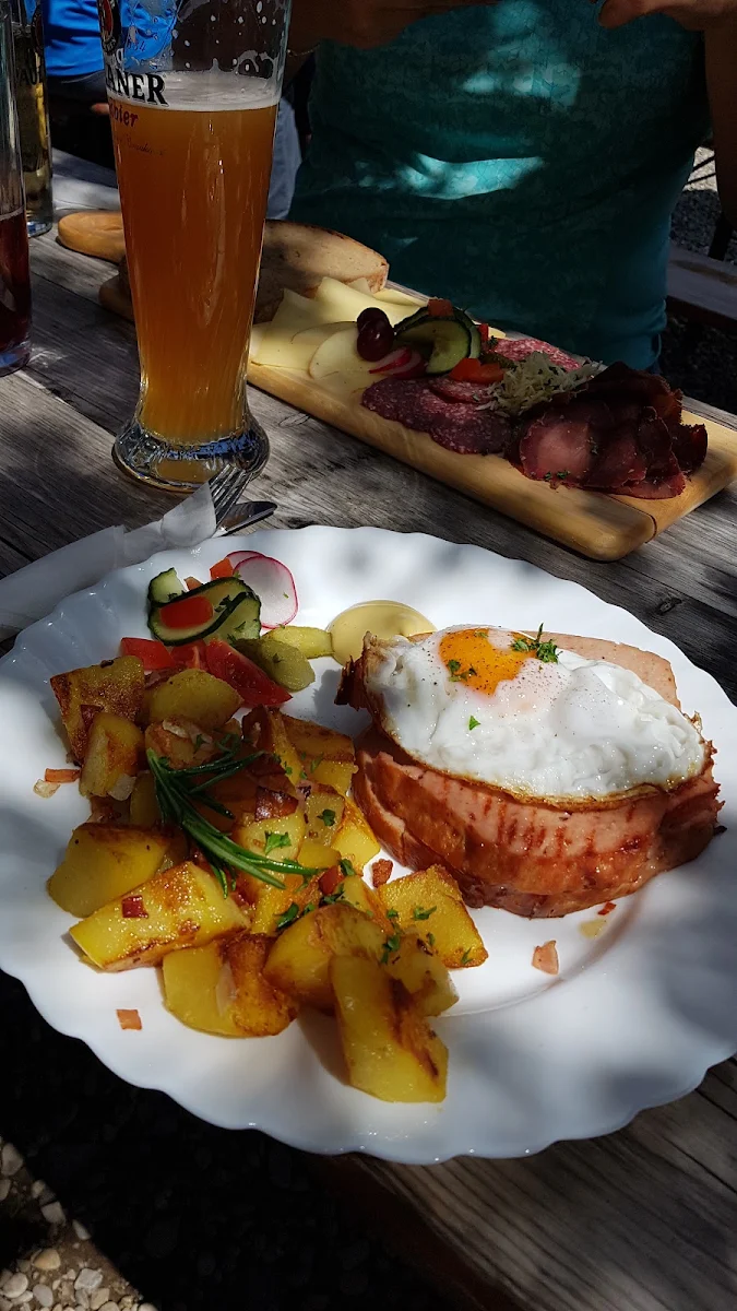 Fleischkäse Mit Bratkartoffeln Mit Spiegelei