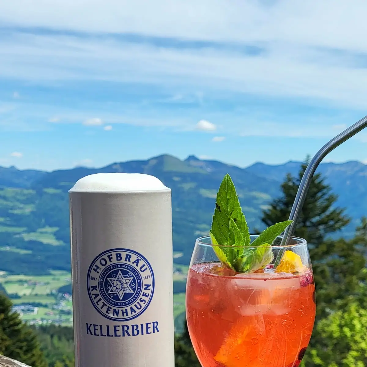 Bier Im Tonkrug Und Alm Hugo