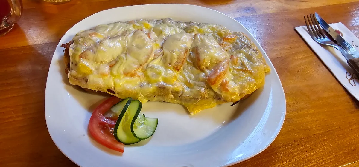 Überbackenes Schinkenbrot