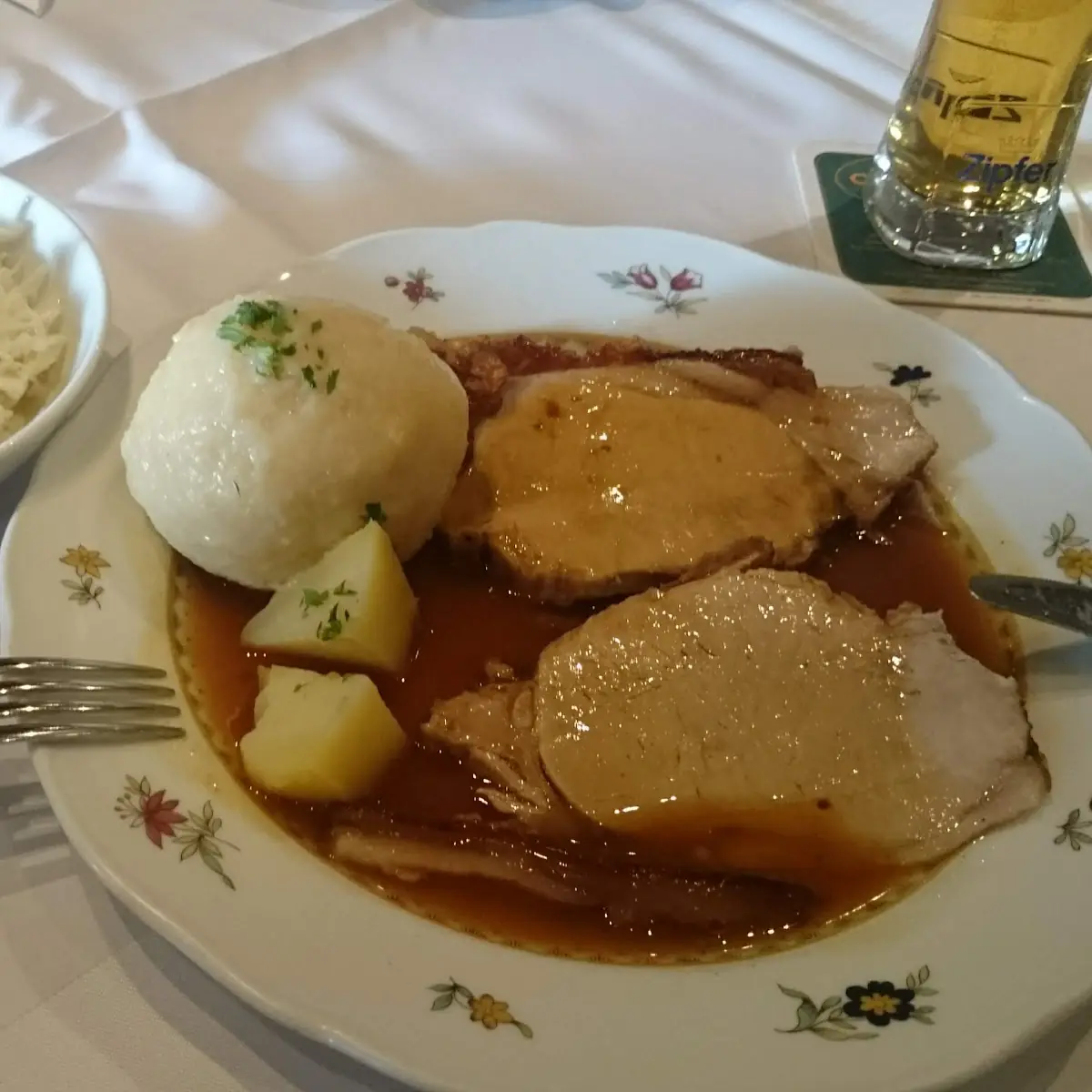 Schweinsbraten Mit Kartoffelknödel
