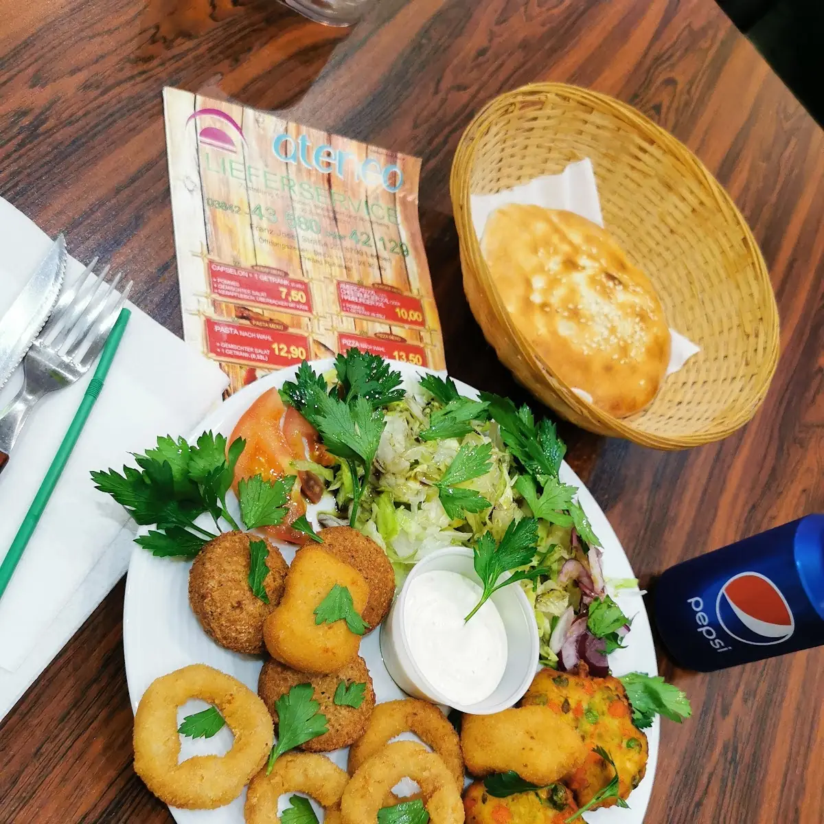 Chefsalat, Pizzeria Ateneo