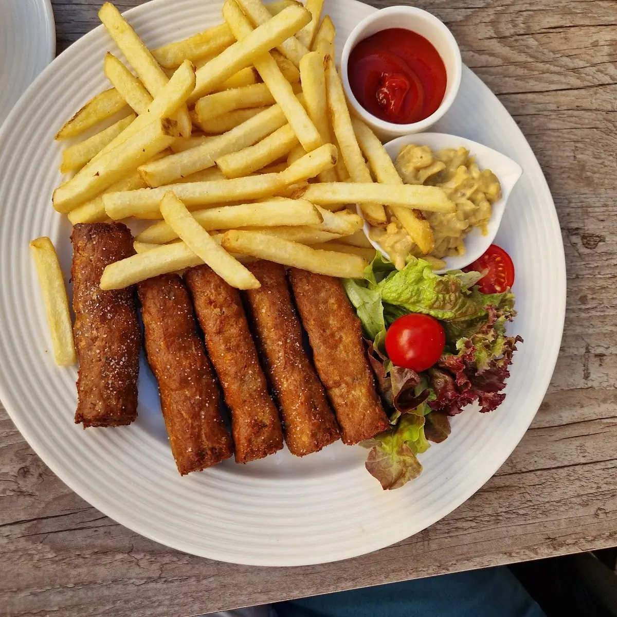 Cevapcici Mit Pommes