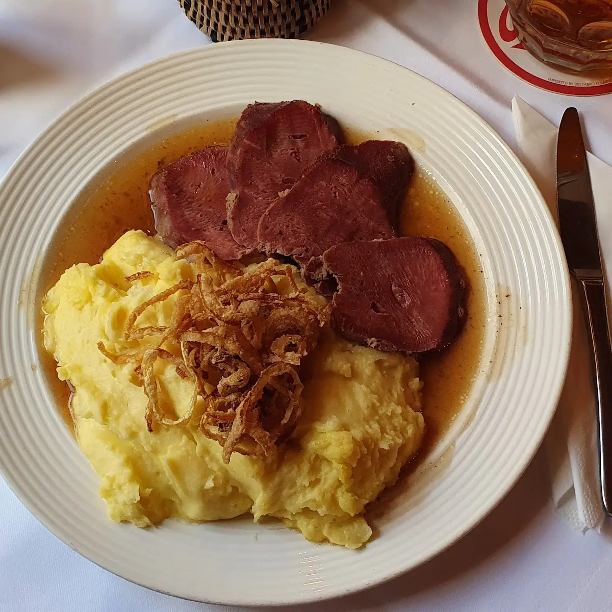 Rinderzunge Und Budweiser Bier