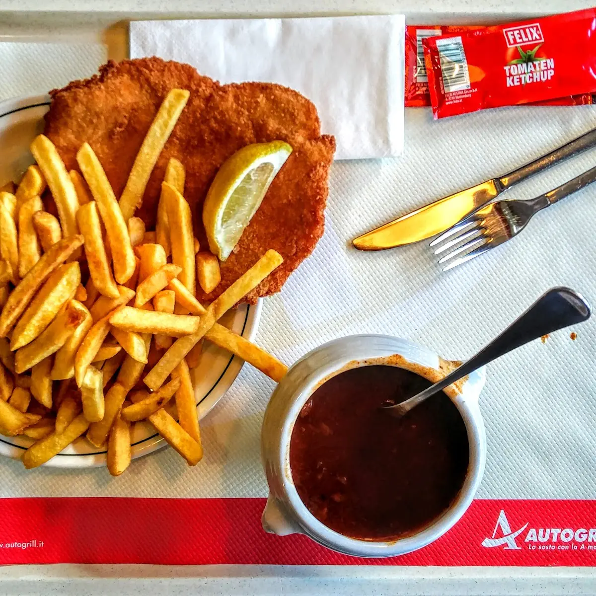 Schnitzel Mit Pommes Frites