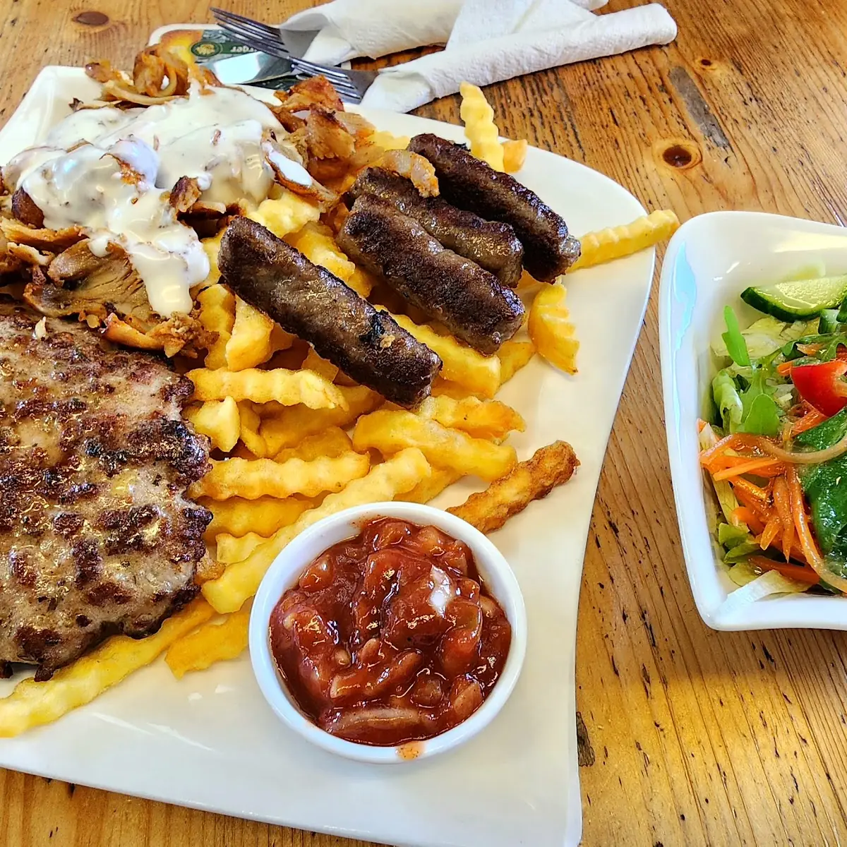 Grillteller Mit Pommes F Und Gem Salat