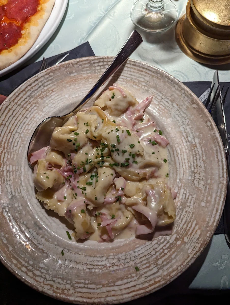 Tortellini Al Panna