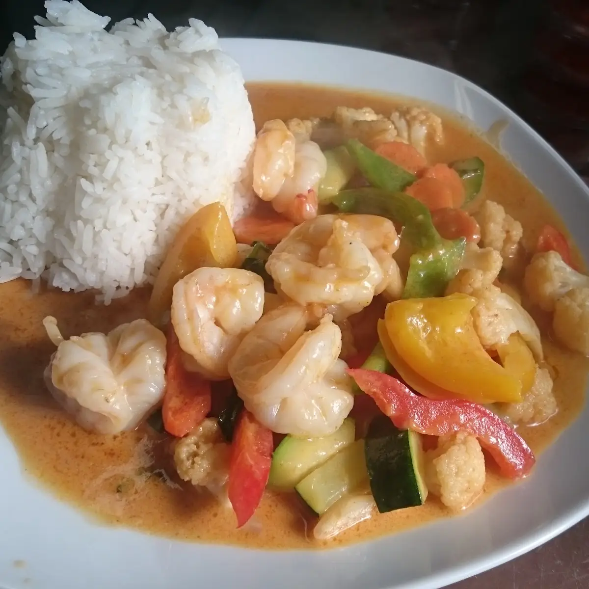 Nr 42 Schu Schie Gung Gebratene Garnelen In Kokosnussmilch Mit Curry Paprika Und Zitronenblätter
