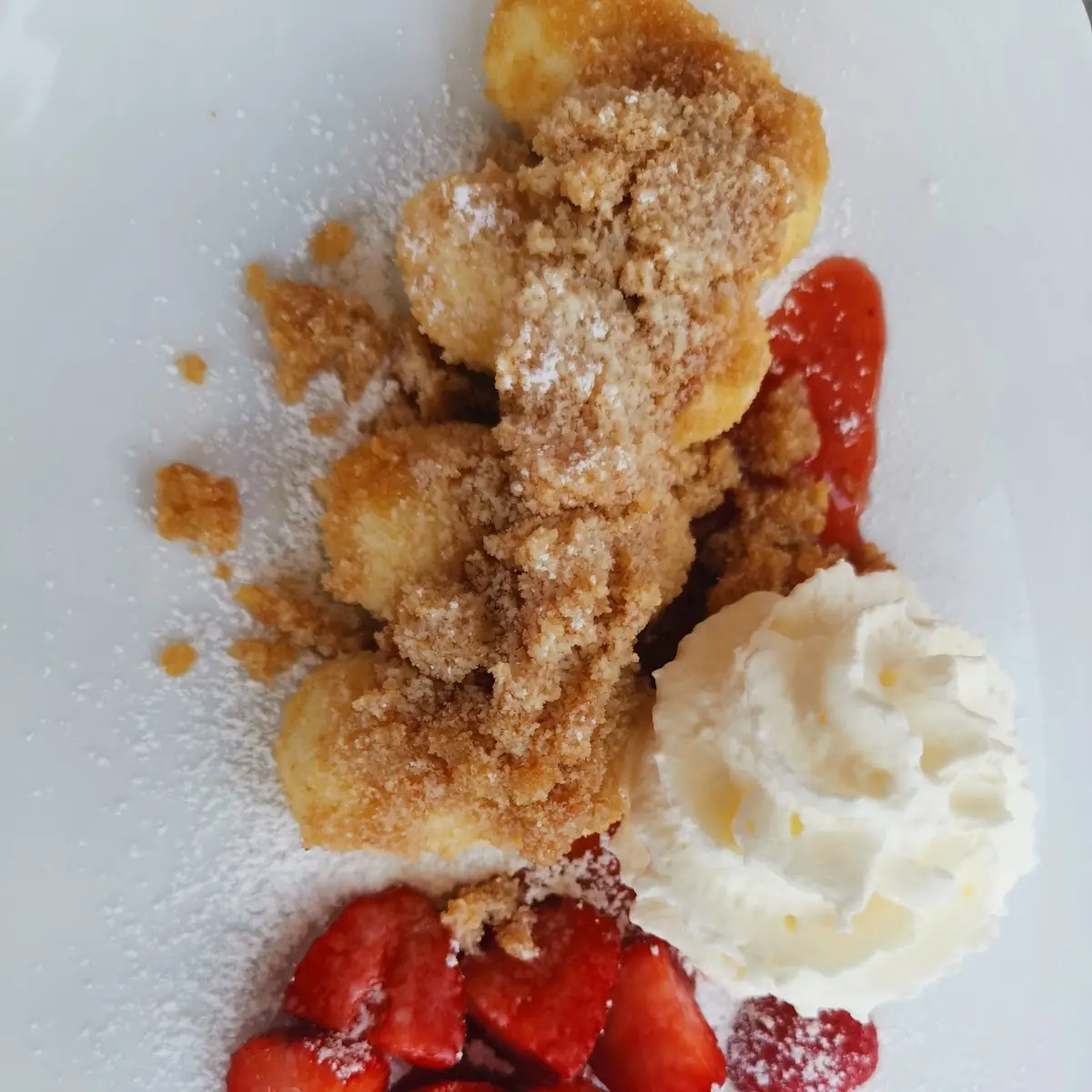 Topfennockerl Mit Erdbeeren