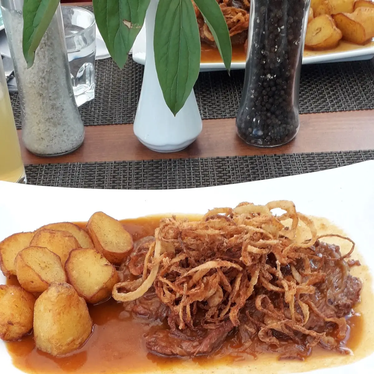 Beuschel Mit Semmelknödel Zwiefelrostbraten