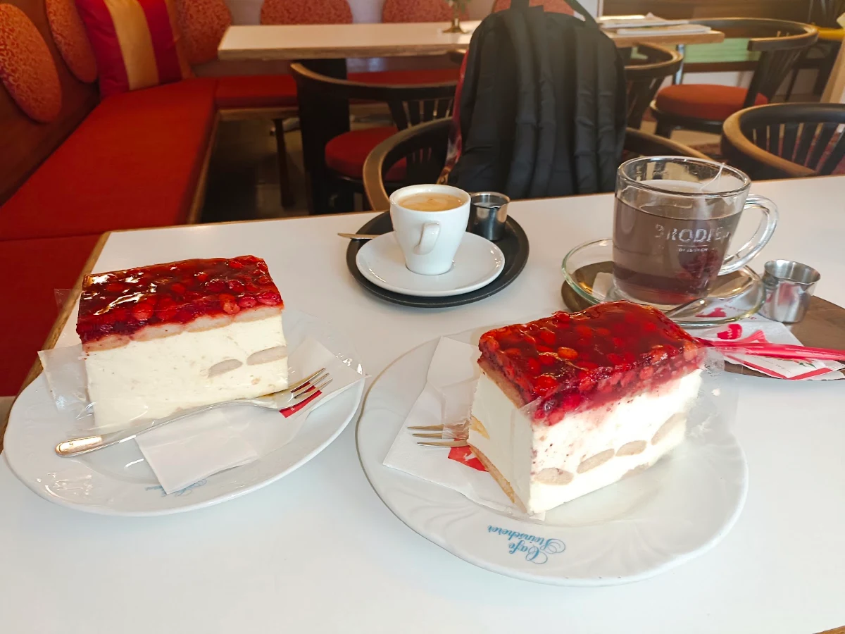 Sauerrahmschnitten
