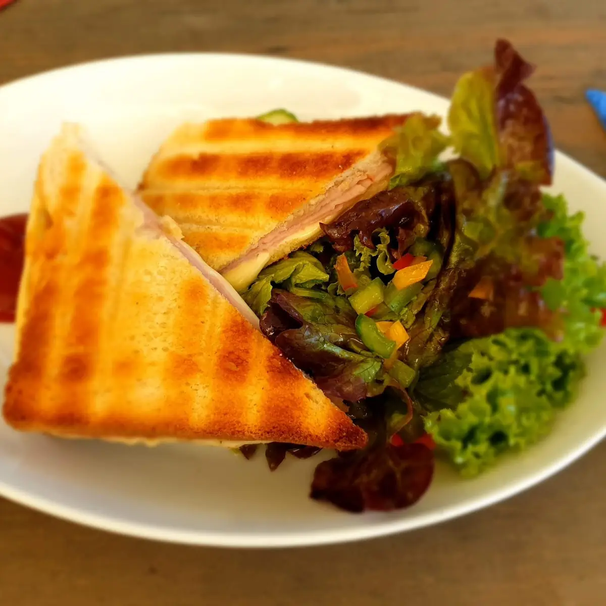 Kase Schinken Toast Mit Salat, Berggasthof Huggenberg