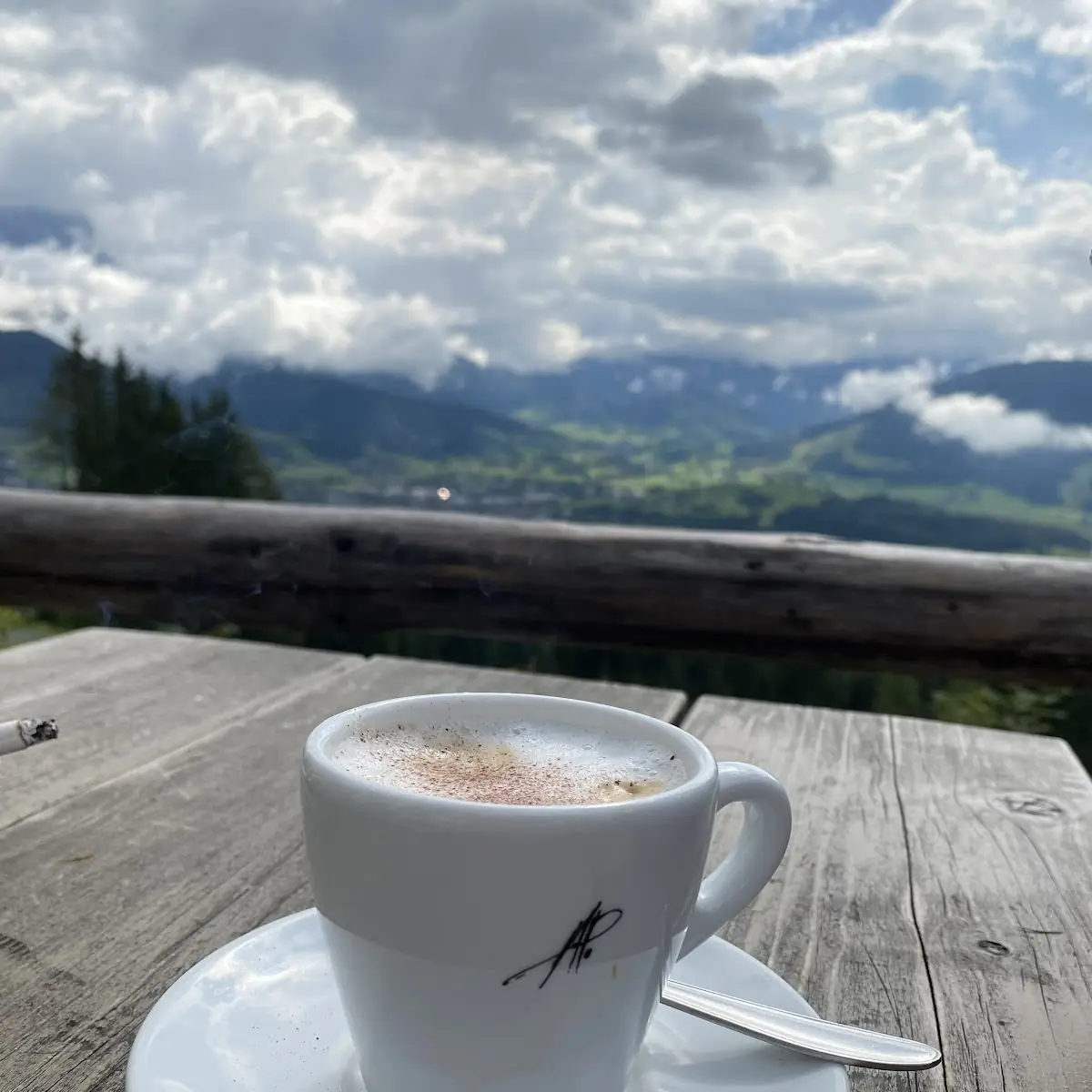 Milchkaffee, Berggasthof Huggenberg