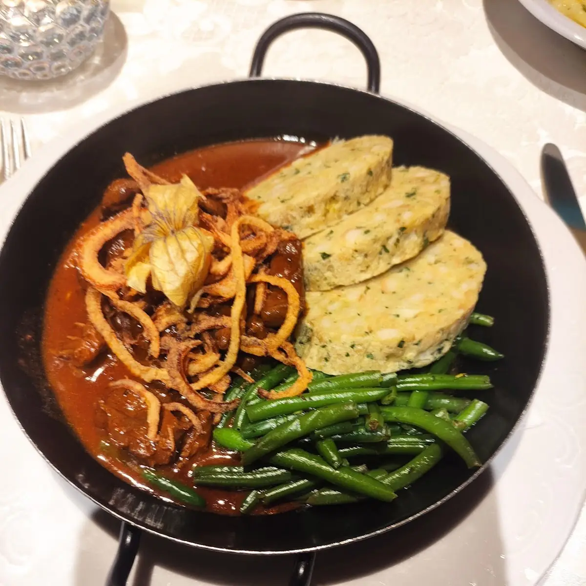 Hirschgulasch