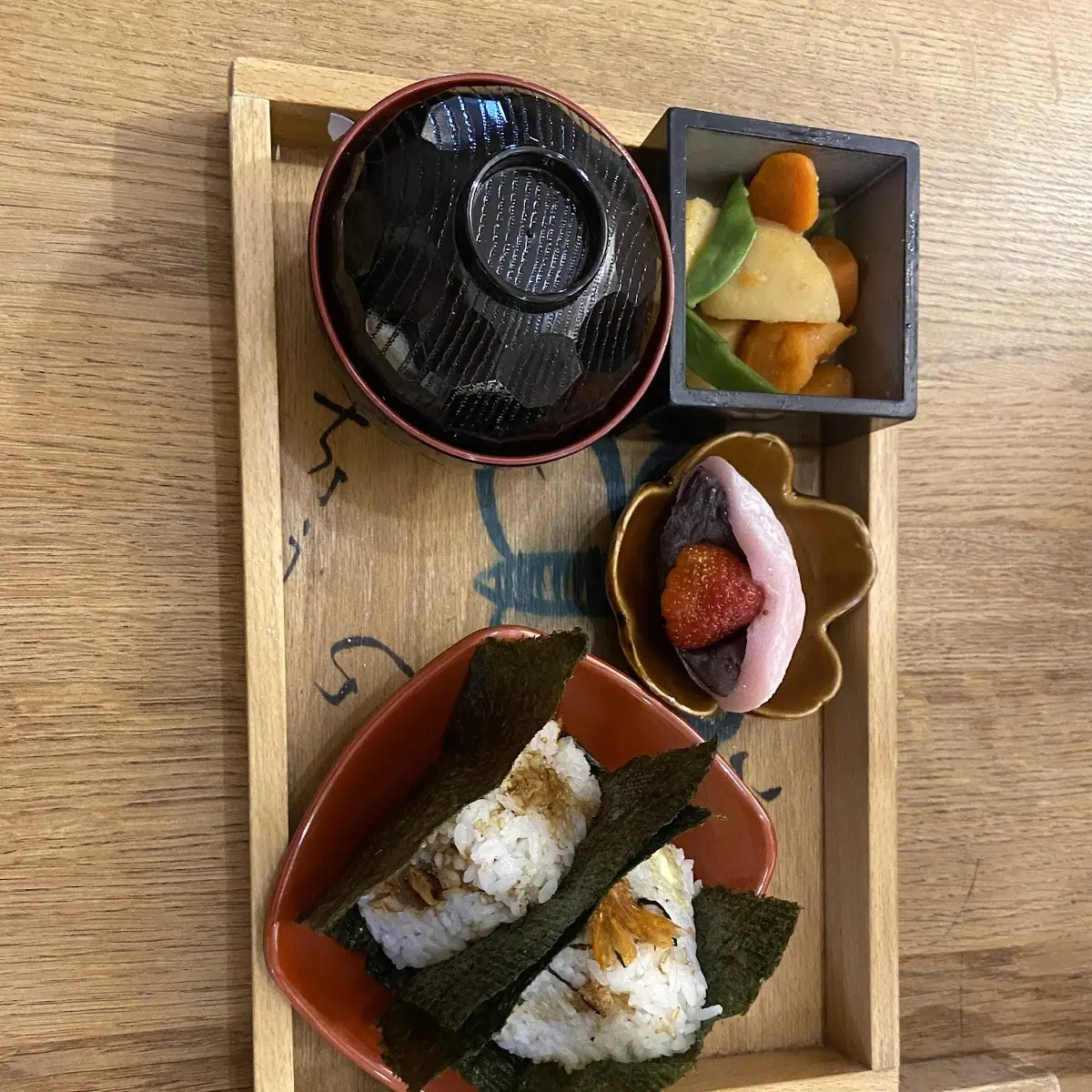 Veganes Onigiri Bento-set
