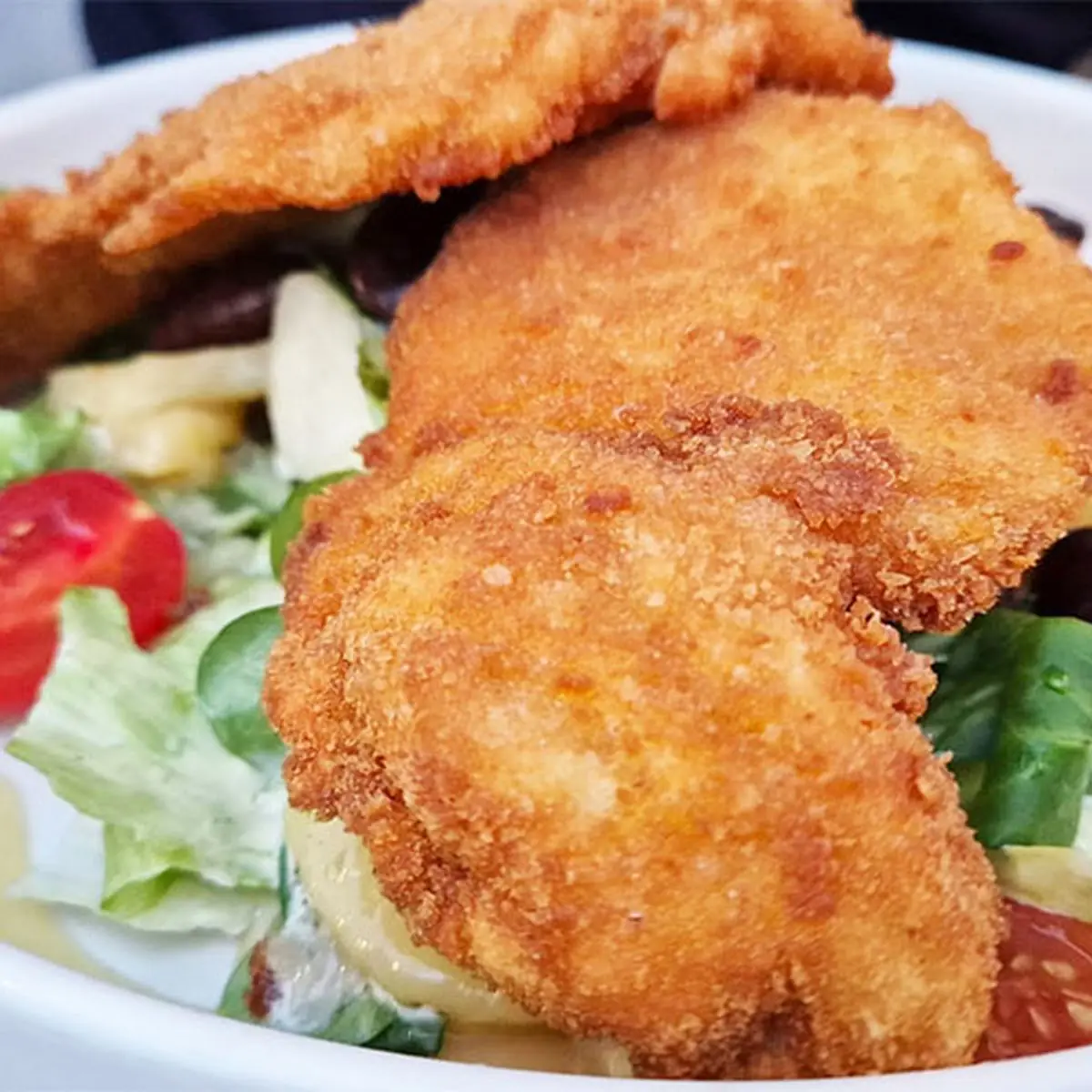 Steirischer Backhenderlsalat