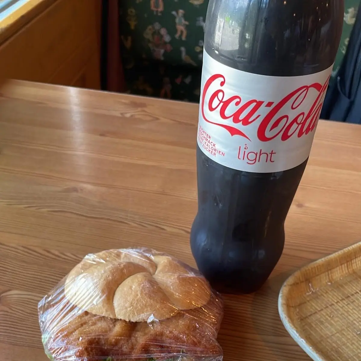 Schnitzelsandwich Mit Diet Coke Und Kartoffelnsuppe