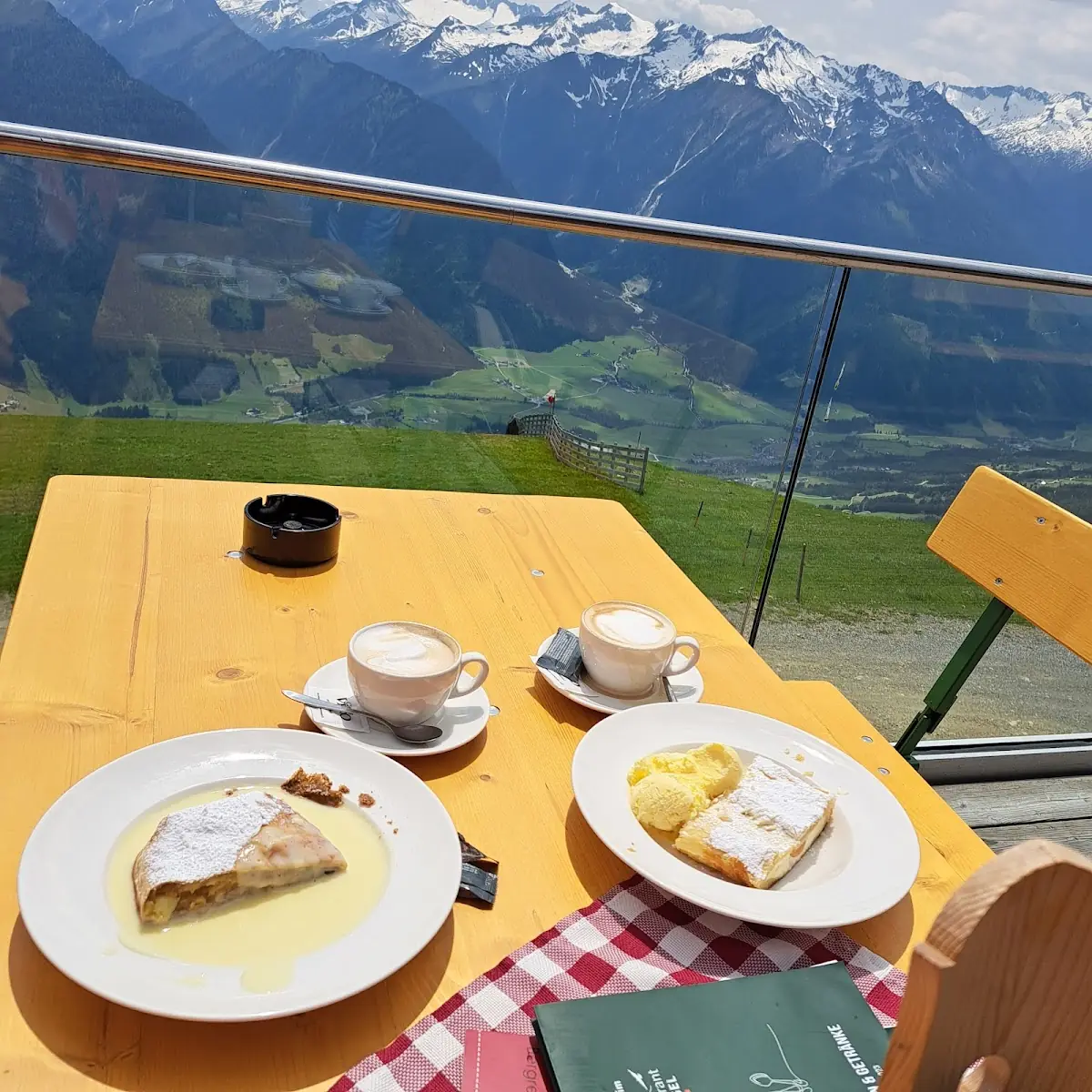 Apfelstrudel Mit Vanillesoße