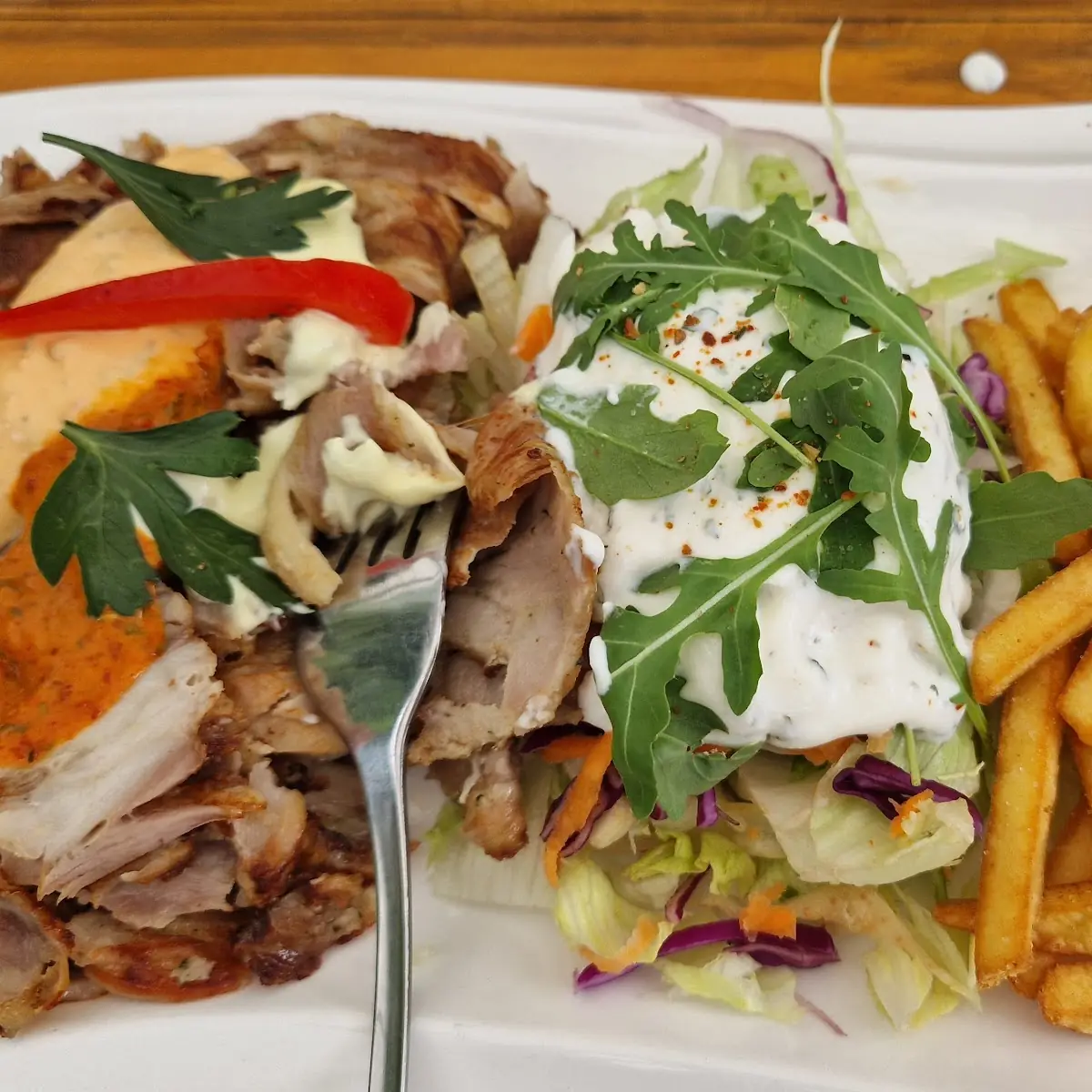 Dönerteller Mit Pommes Und Salat
