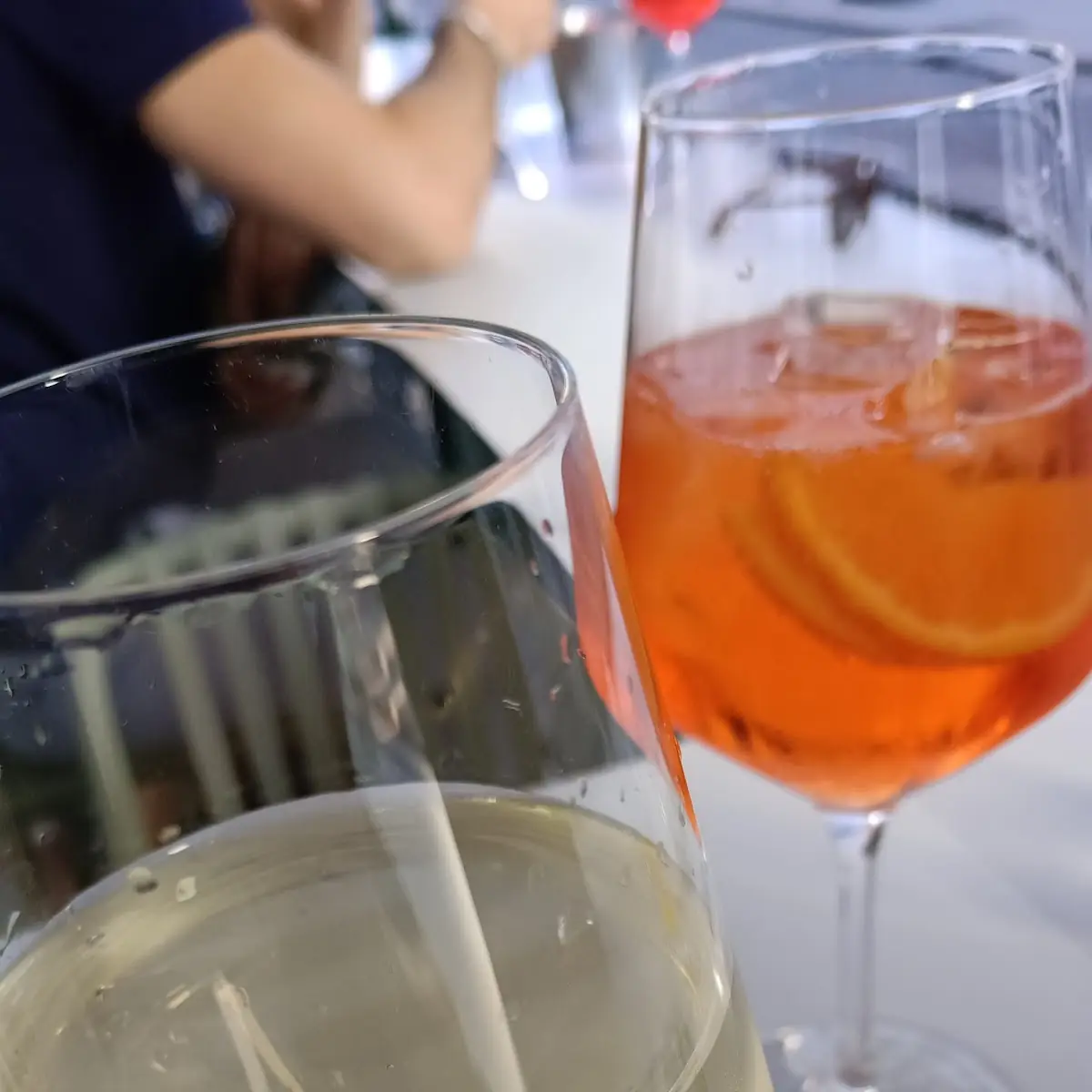 Weißer Spritzer Aperolspritzer