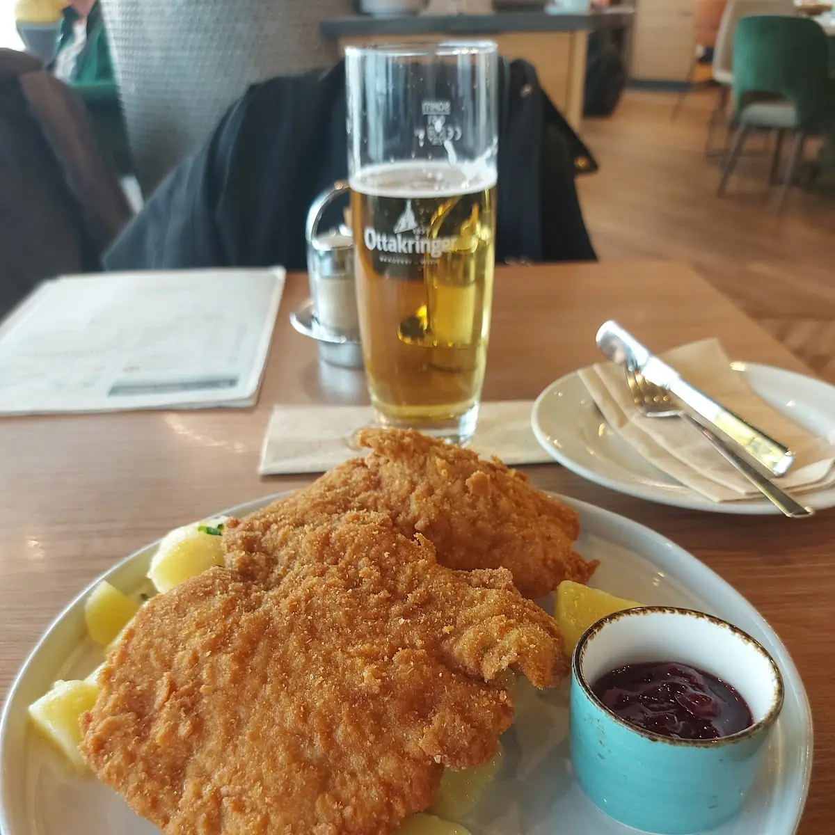Wiener Schnitzel Vom Kalb Mit Pommes