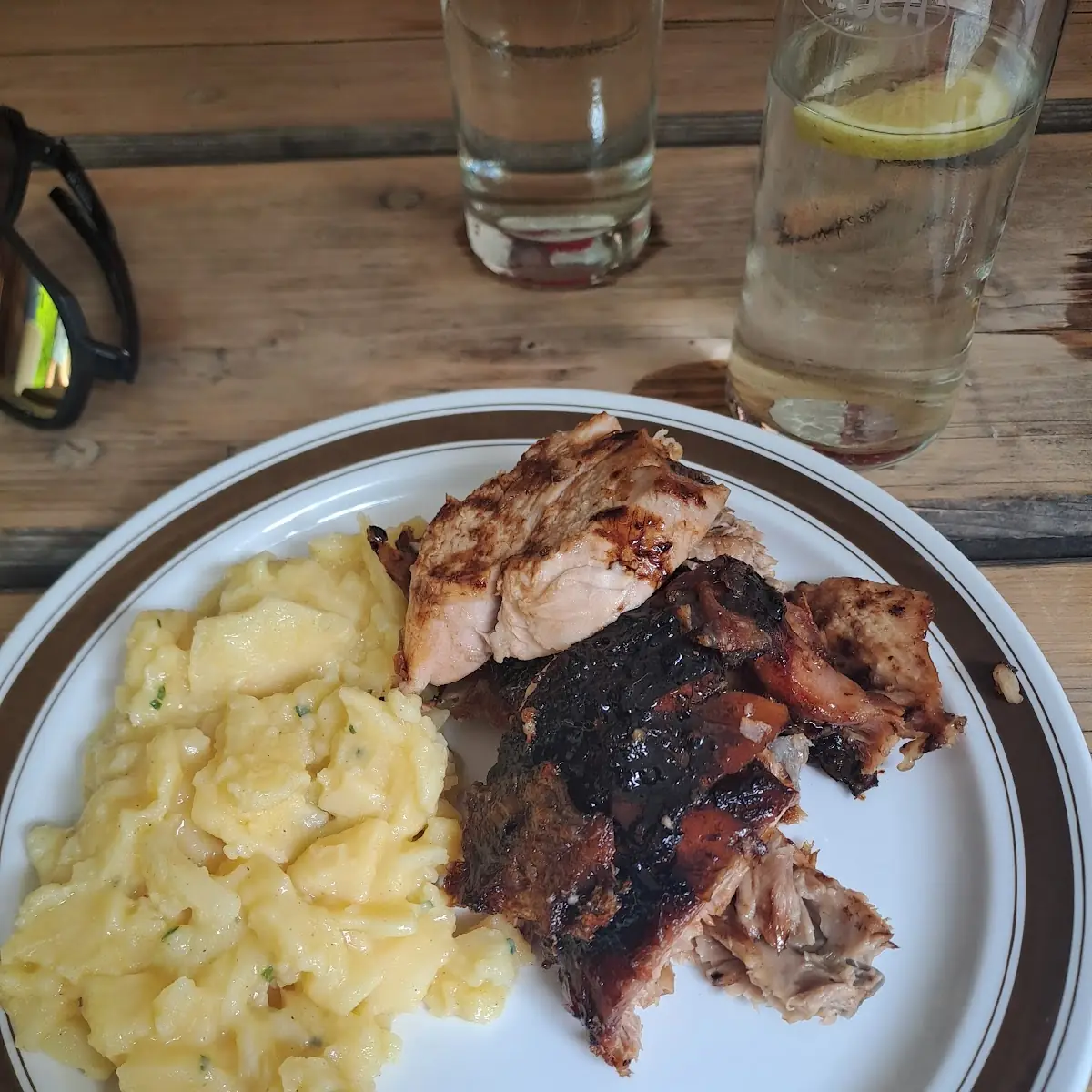 Spanferkel Mit Kartoffelsalat