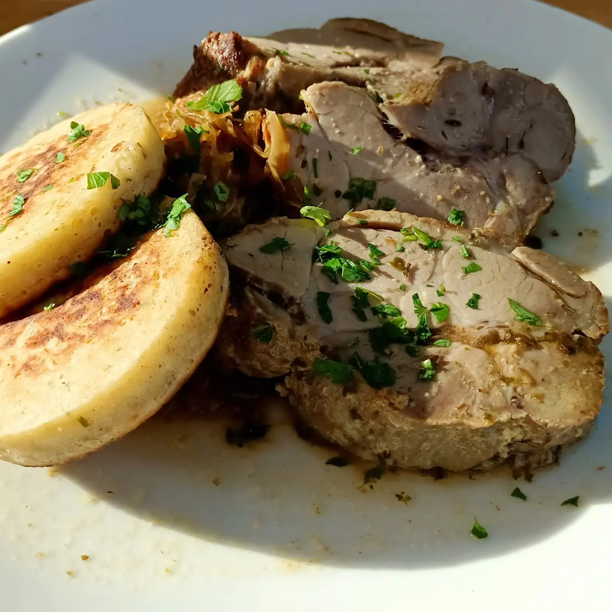 Schweinebraten Mit Kraut Und Knödel