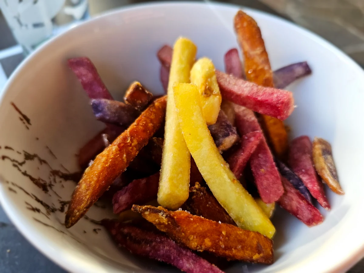 Bunte Pommes Frites