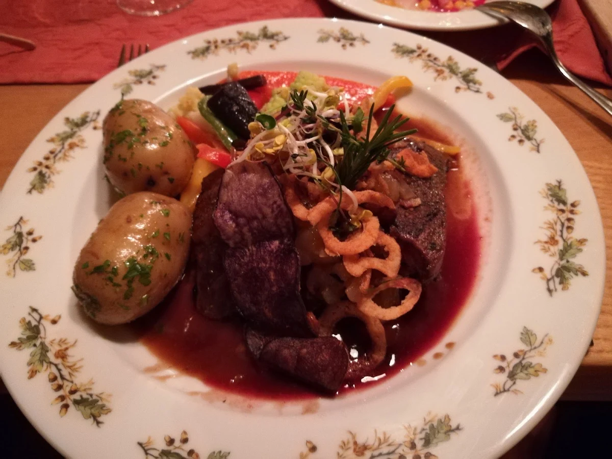 Tiroler Leber Mit Rosinenchutney Kartoffeln Und Gemüse