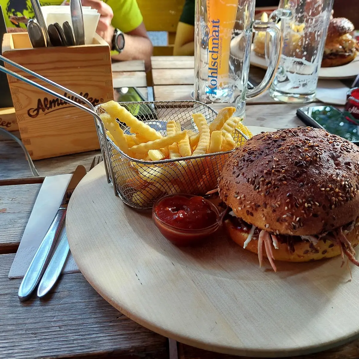 Pulled Beef Burger