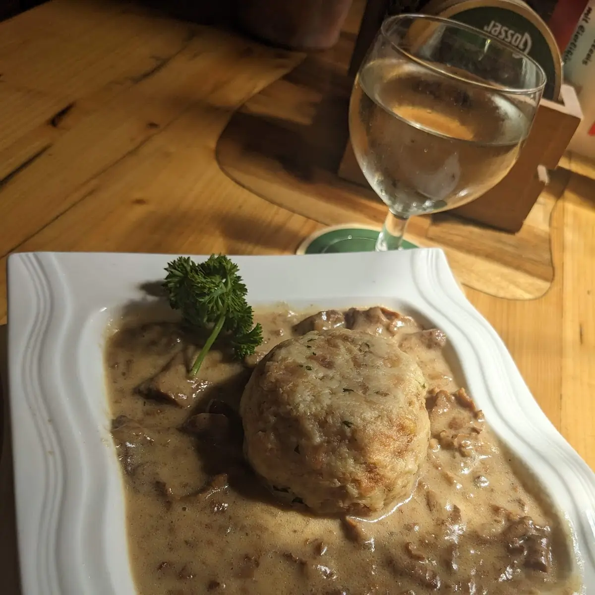 Eierschwammerlsauce Mit Knödel