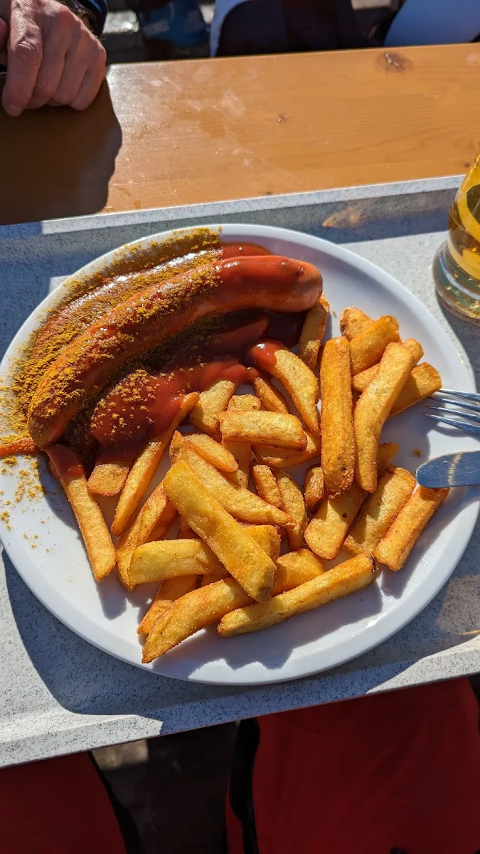 Currywurst Mit Pommes Frites