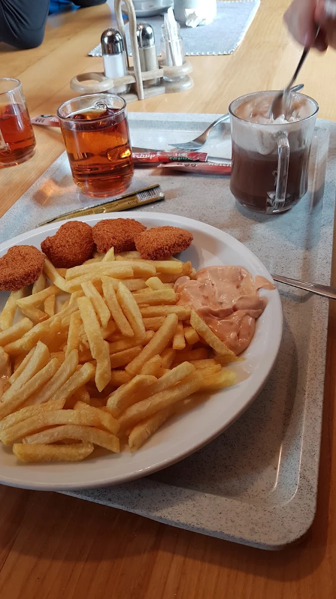 Pommes Mit Nuggets