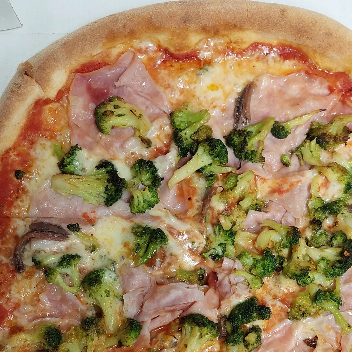 Pizza Prosciutto Funghi