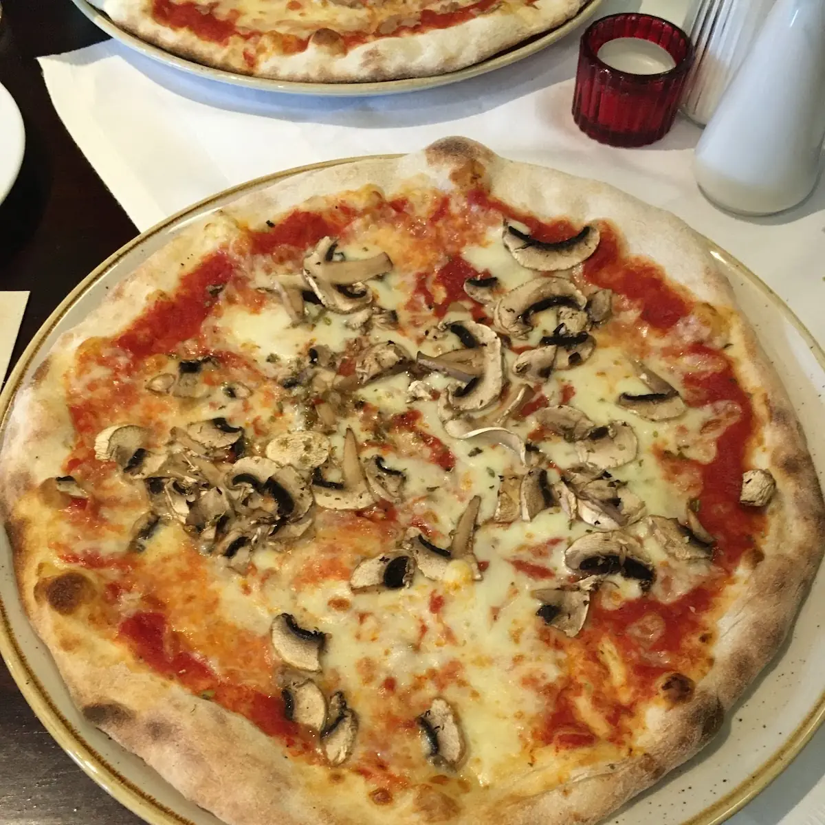 Pizza Funghi