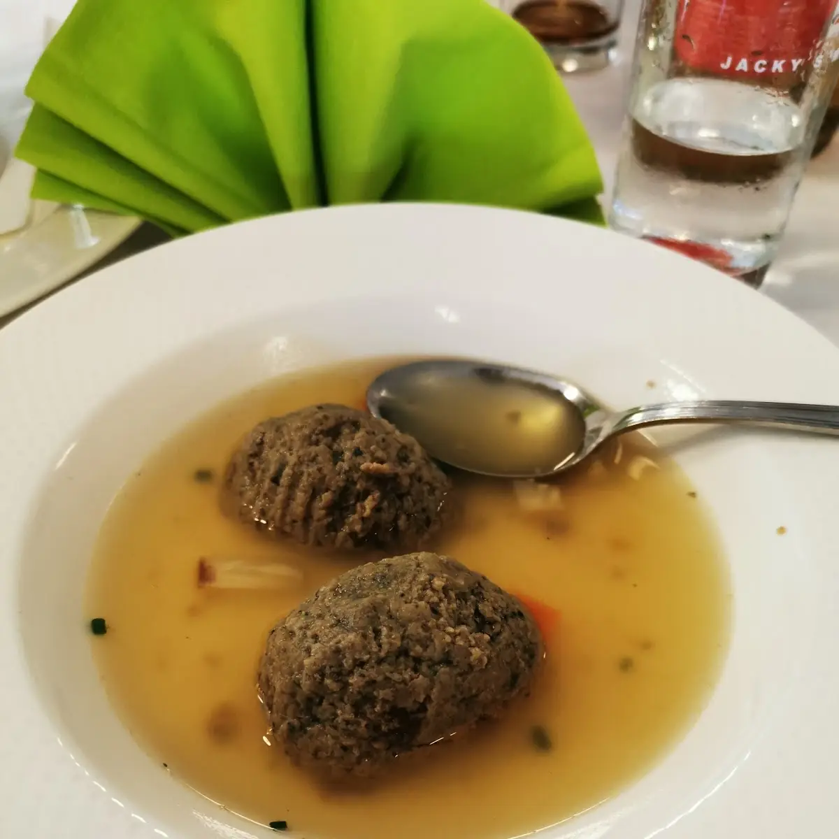 Leberknödelsuppe