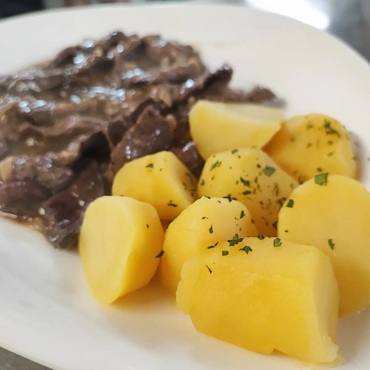 Kalbsleber Geröstet Mit Salzerdäpfel