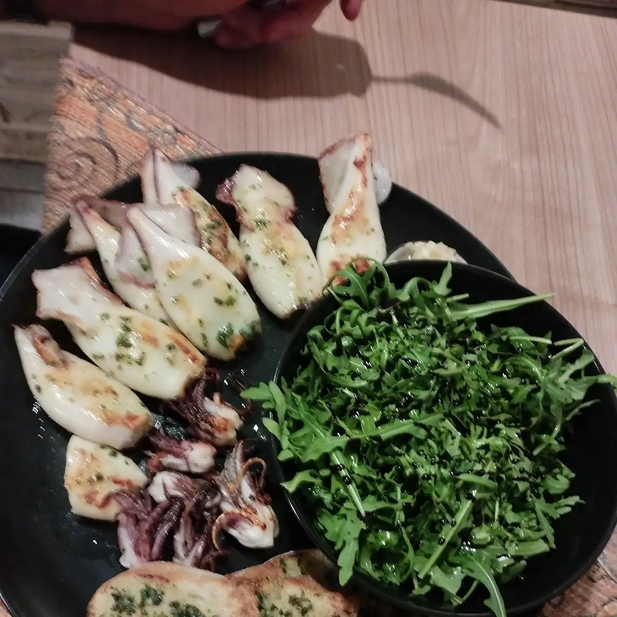 Gegrillte Calamari Mit Rucolasalat