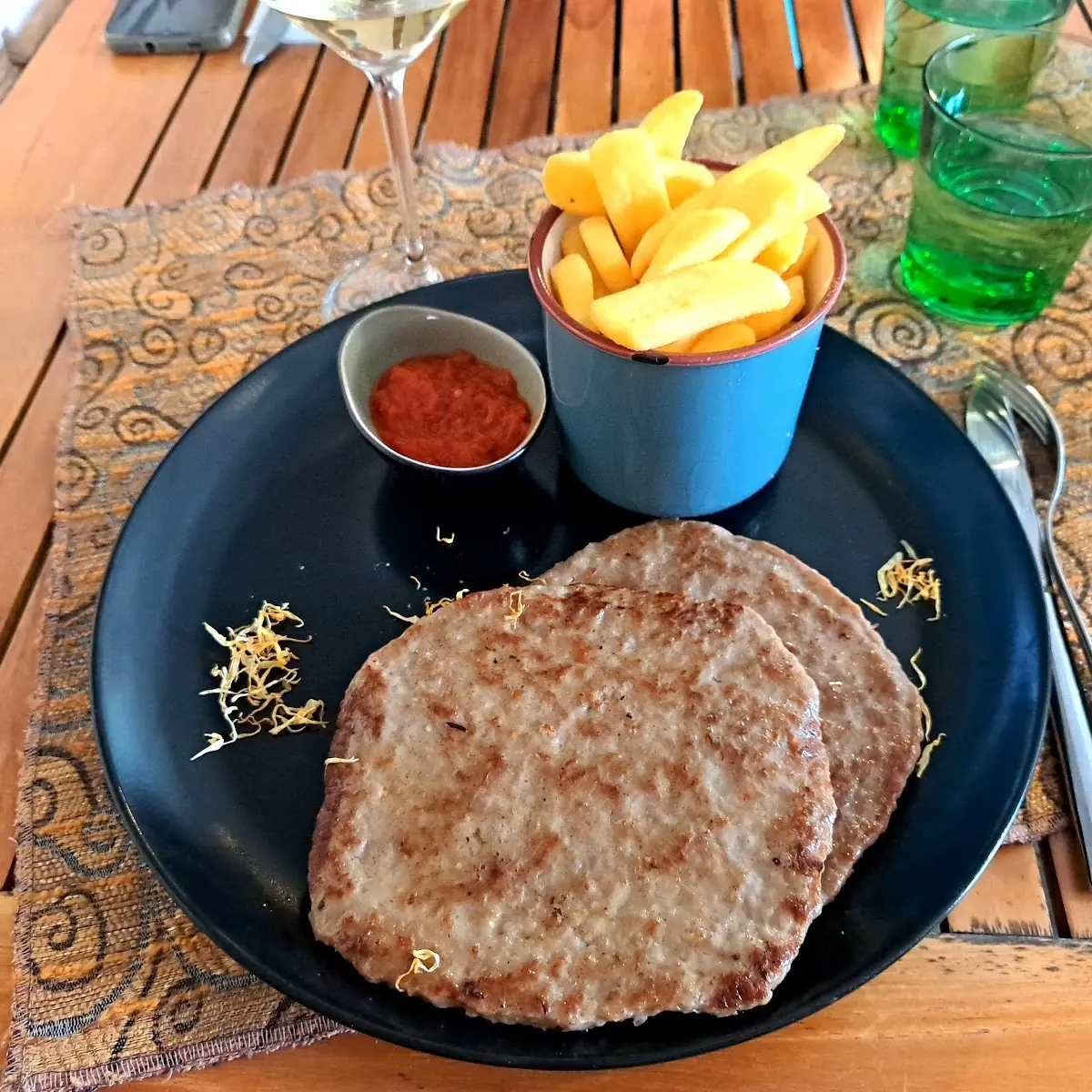 Steak Haché Frites Avec Sauce Hjvar