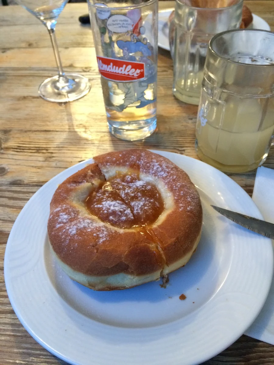 Bauernkrapfen Mit Marillenmarmelade