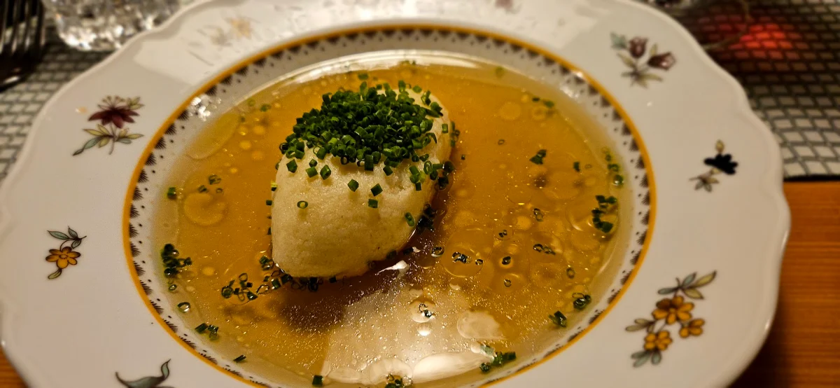 Grießknokerln Suppe