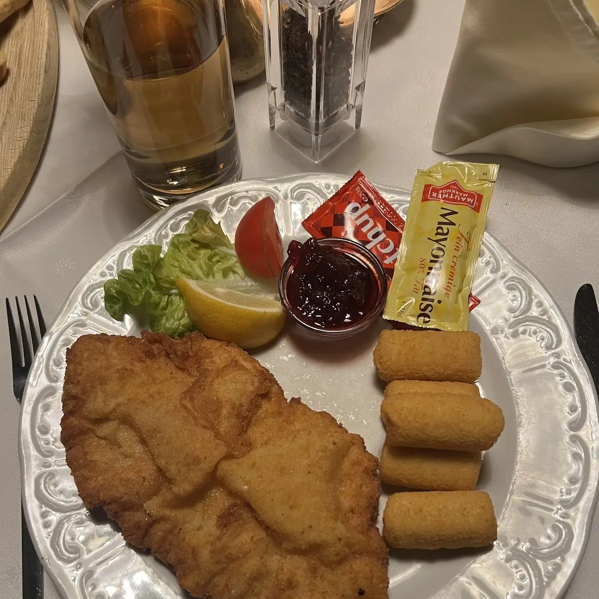 Schnitzel Mit Kroketten