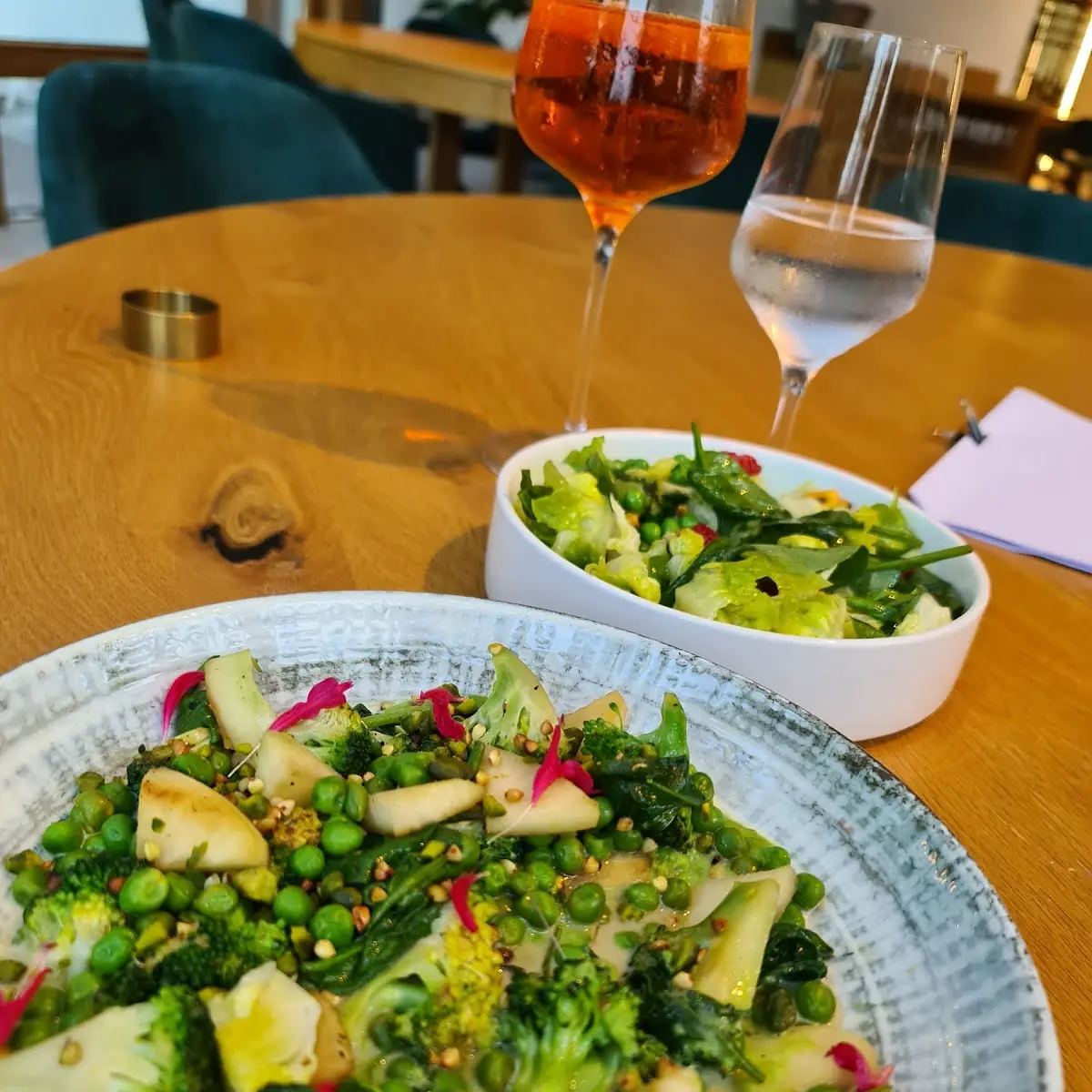 Gemüse Mit Trüffel Und Salat