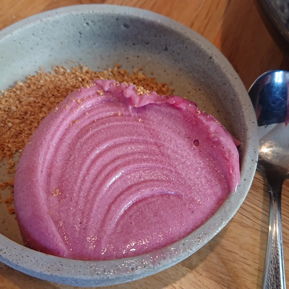 Rotes Pfirsichsorbet