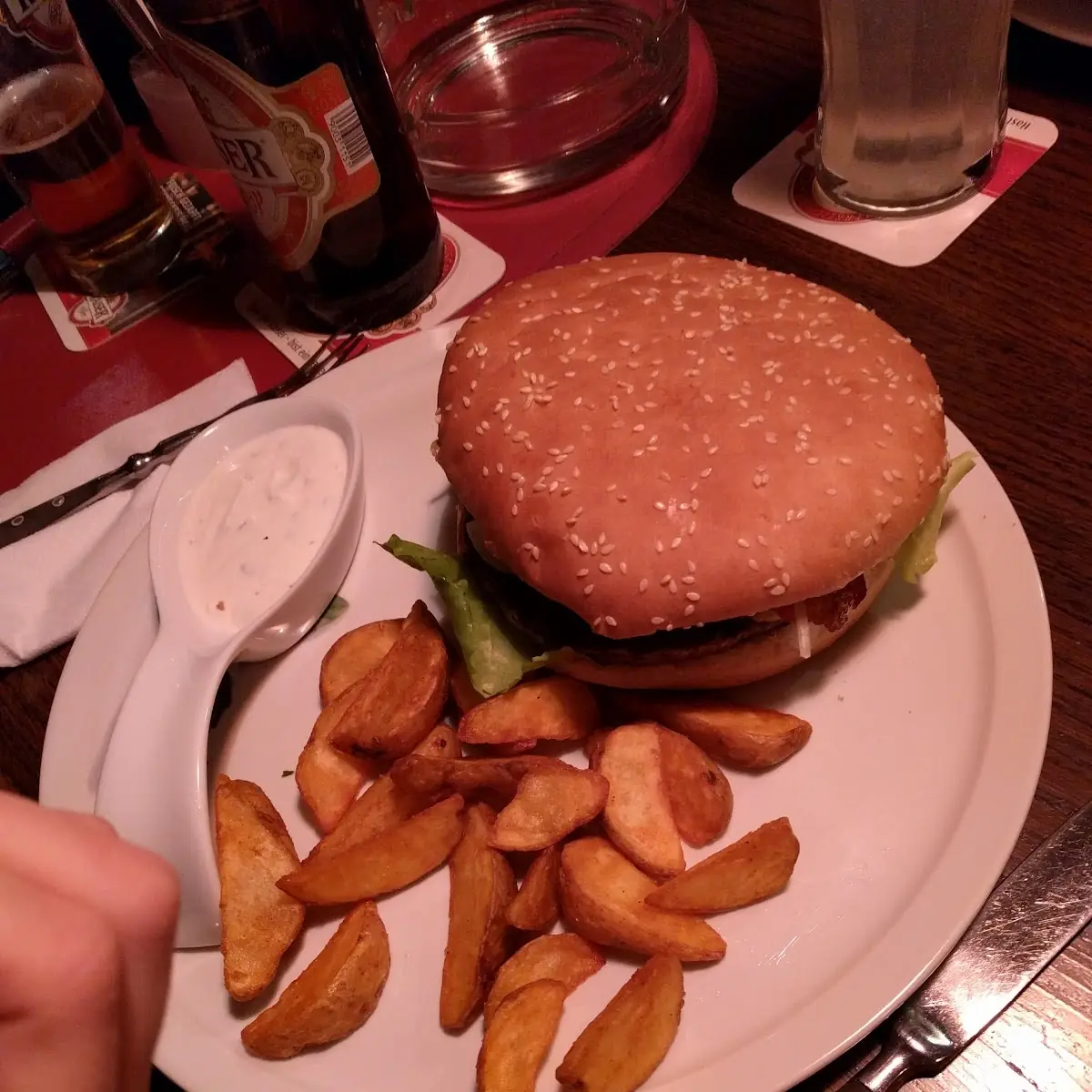 Burger Mit Pommes